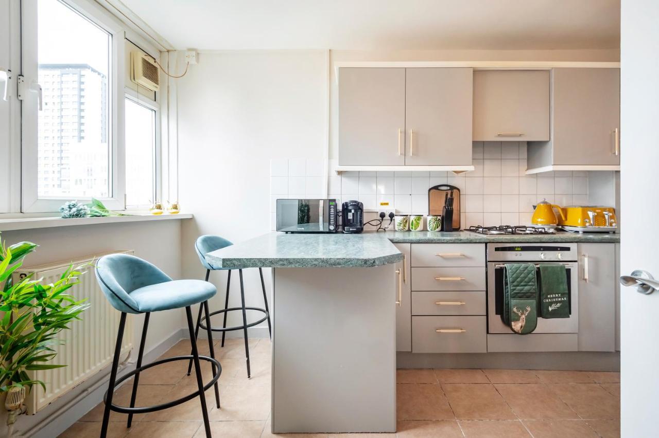 Lovely 4 Bedroom Flat In Wandsworth- Londres Exterior foto